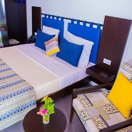 Dunia Hotel Ouagadougou Loumbila ภายนอก รูปภาพ