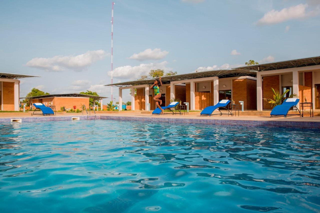 Dunia Hotel Ouagadougou Loumbila ภายนอก รูปภาพ
