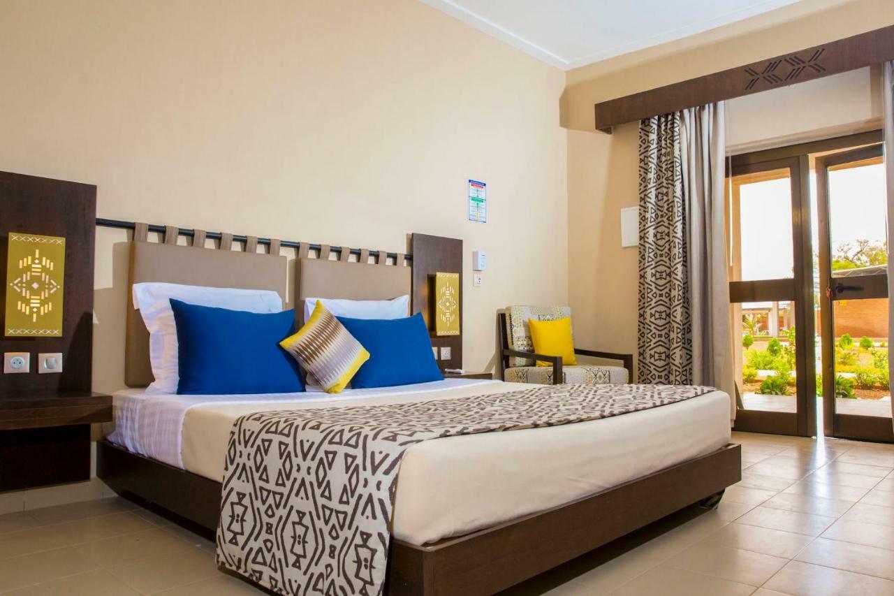 Dunia Hotel Ouagadougou Loumbila ภายนอก รูปภาพ